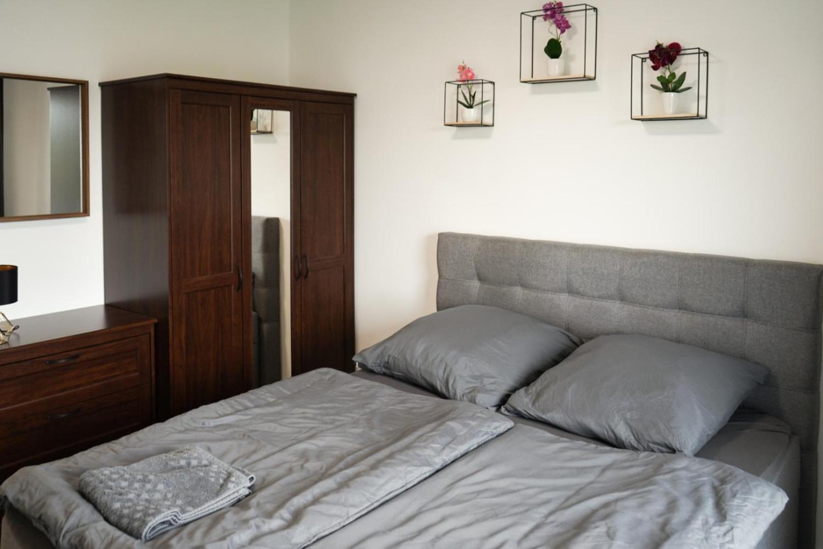 Moeblierte 3-Zimmer-Wohnung Nahe Duesseldorf In Duisburg-Sued Exterior foto